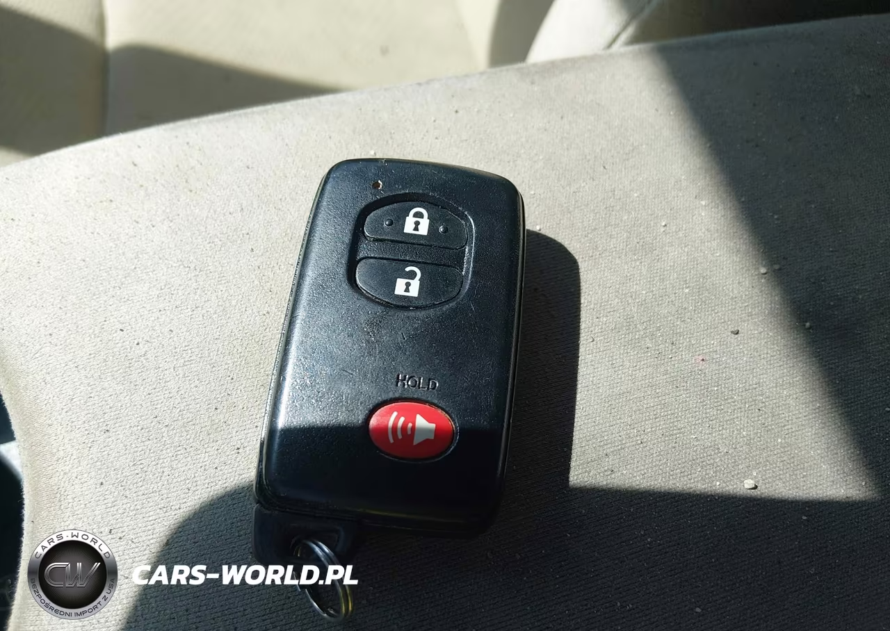 2015 Toyota Prius Three VIN:JTDKN3DU3F0435919 - 11