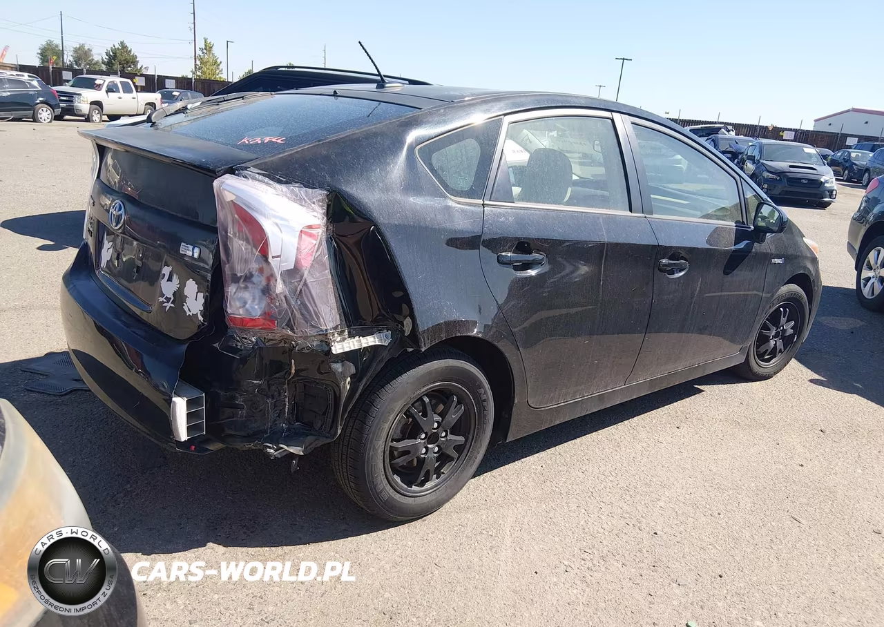 2015 Toyota Prius Three VIN:JTDKN3DU3F0435919 - 4