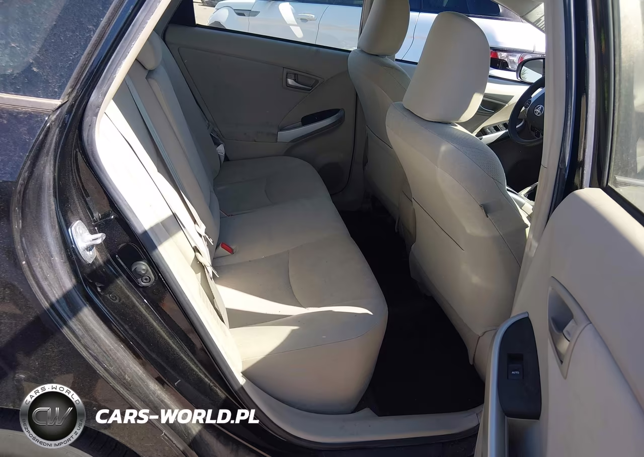 2015 Toyota Prius Three VIN:JTDKN3DU3F0435919 - 8