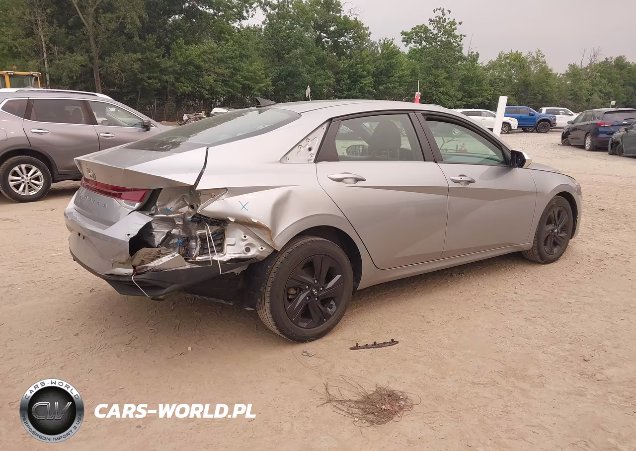 2022 Hyundai Elantra Sel VIN:5NPLM4AG2NH072851 - 4