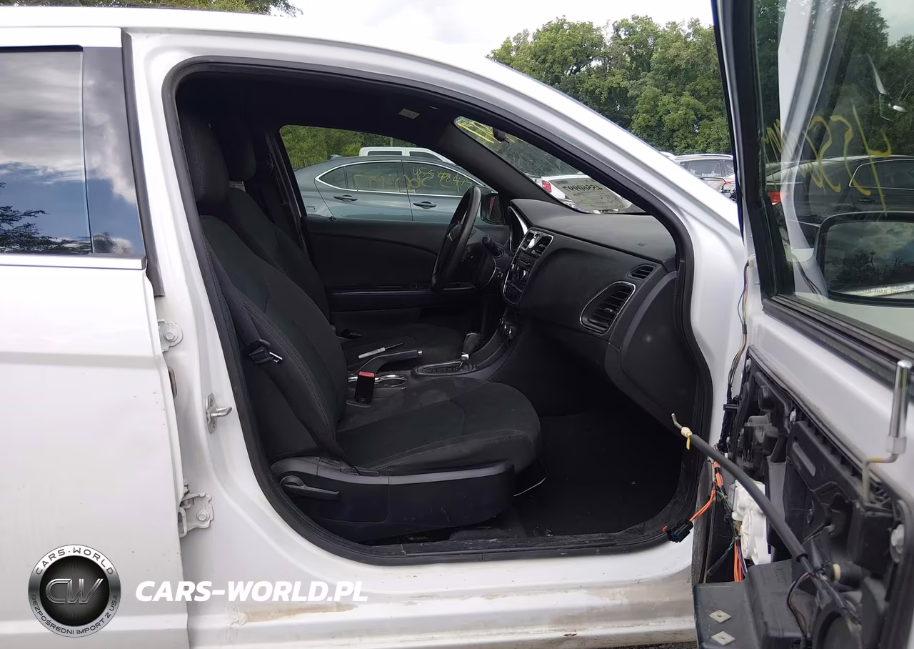 2012 Chrysler 200 Lx VIN:1C3CCBABXCN164738 - 5