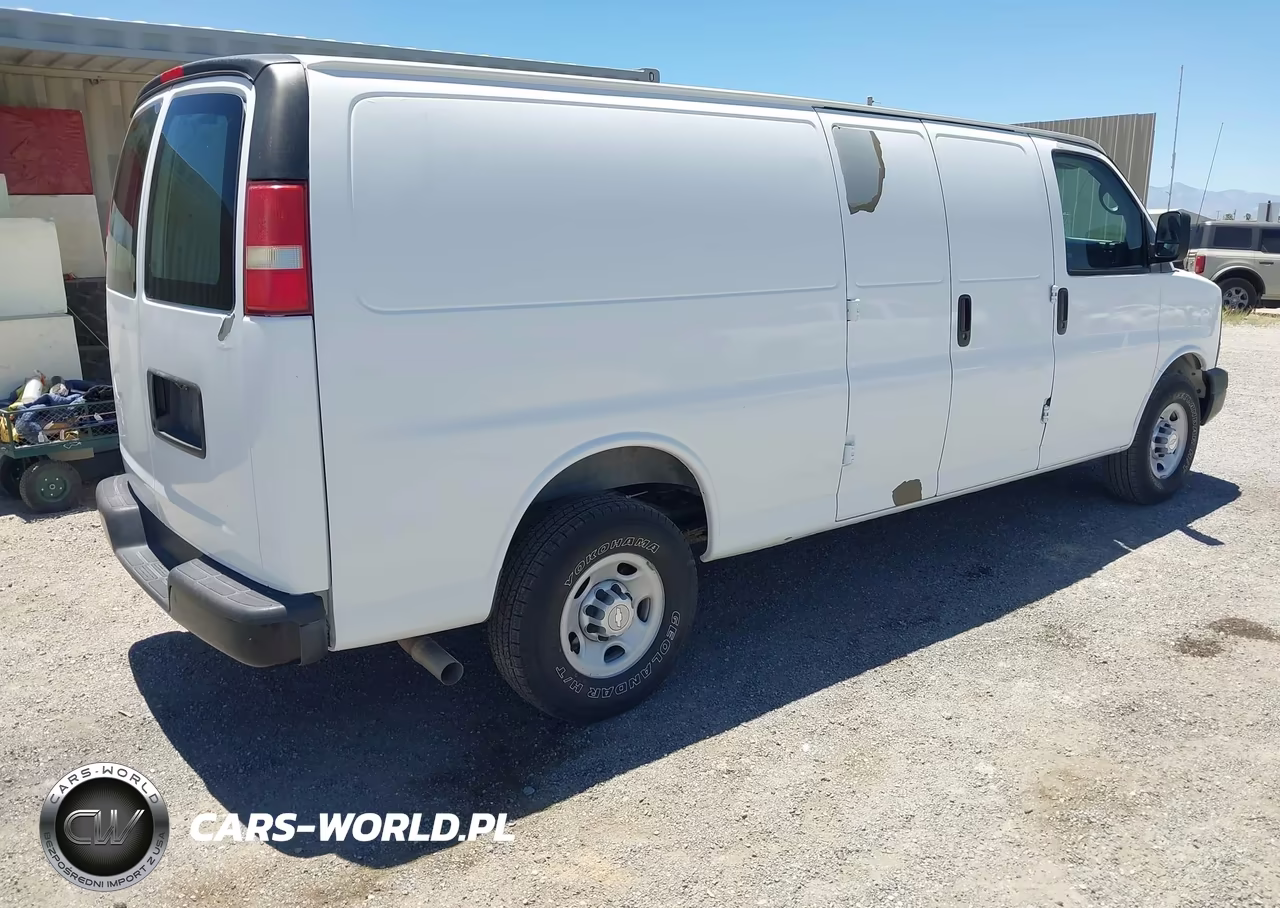2010 Chevrolet Express 3500 Work Van VIN:1GC2GUBA1A1147330 - 4