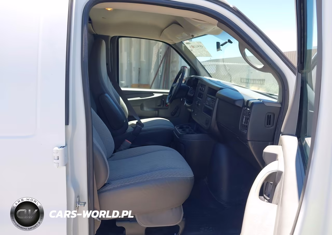 2010 Chevrolet Express 3500 Work Van VIN:1GC2GUBA1A1147330 - 5