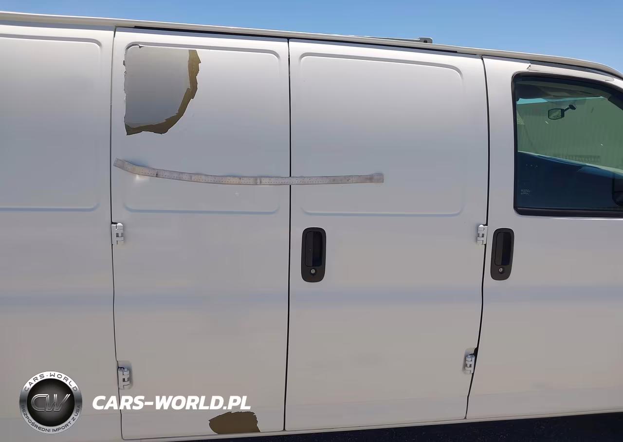 2010 Chevrolet Express 3500 Work Van VIN:1GC2GUBA1A1147330 - 6