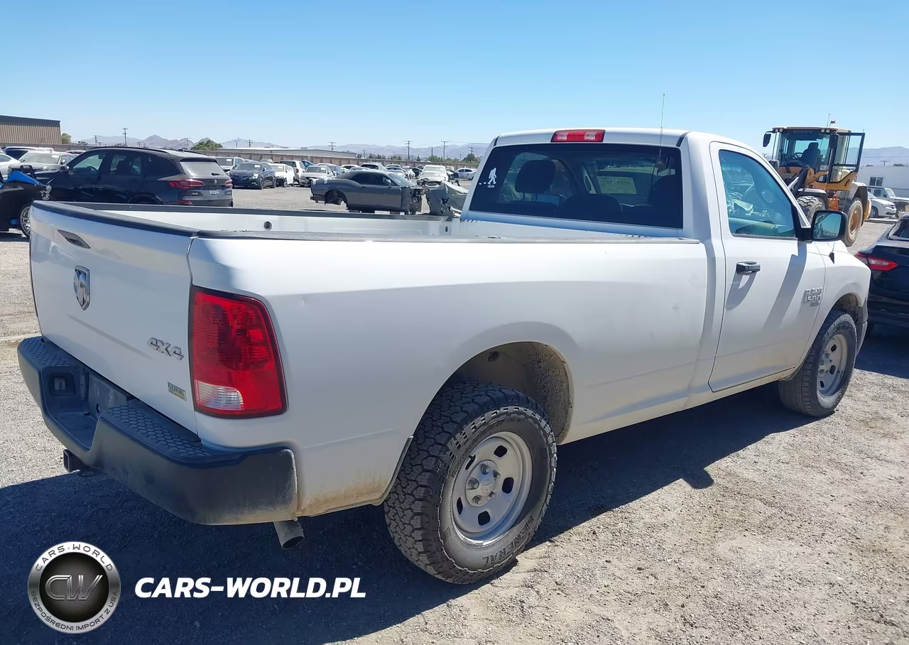 2019 Ram 1500 Classic VIN:3C6JR7DG7KG606363 - 4
