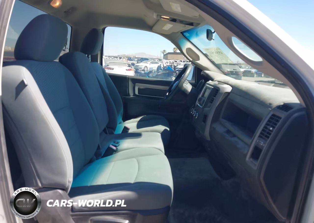 2019 Ram 1500 Classic VIN:3C6JR7DG7KG606363 - 5
