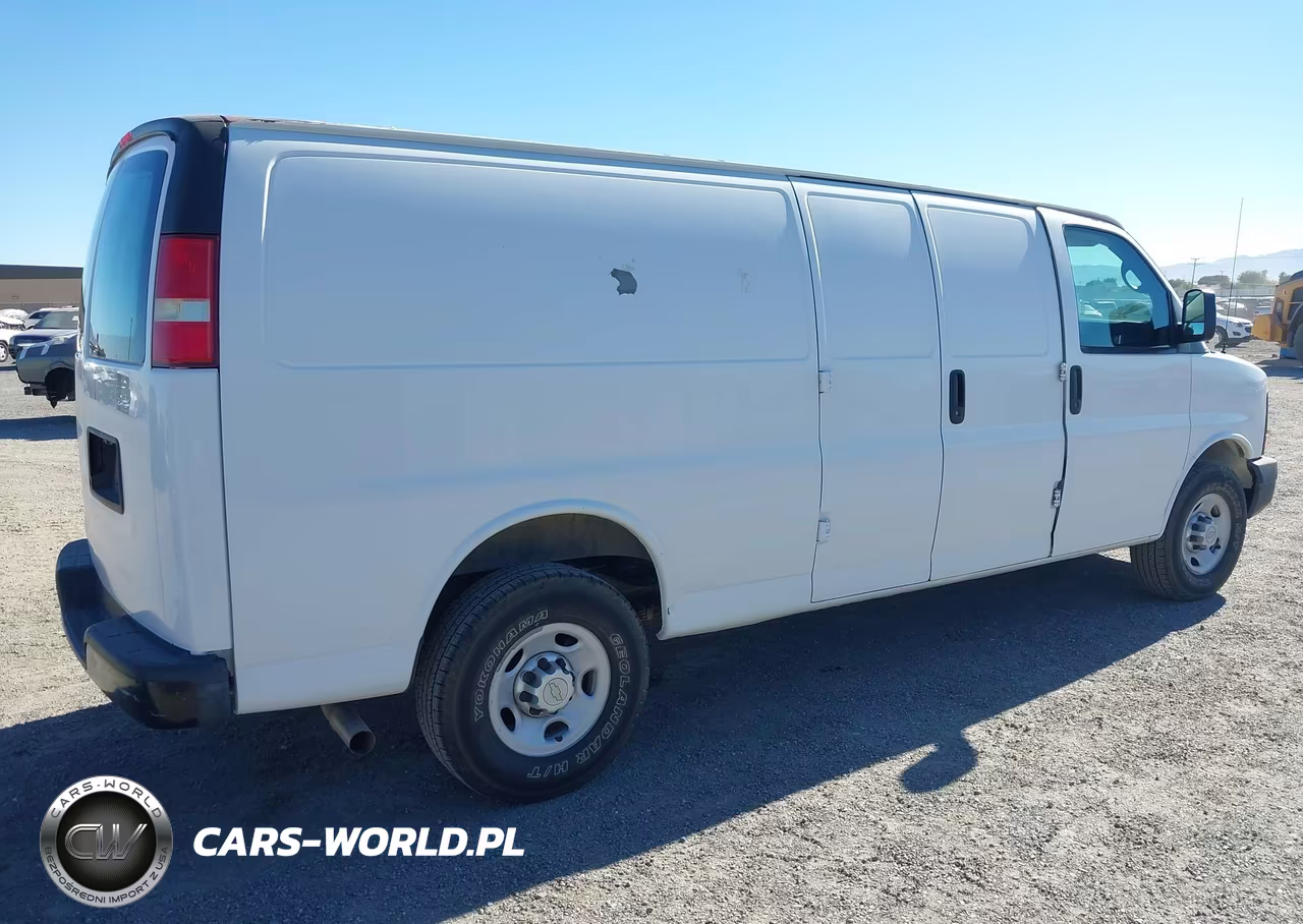 2010 Chevrolet Express 3500 Work Van VIN:1GC2GUBA7A1145713 - 4