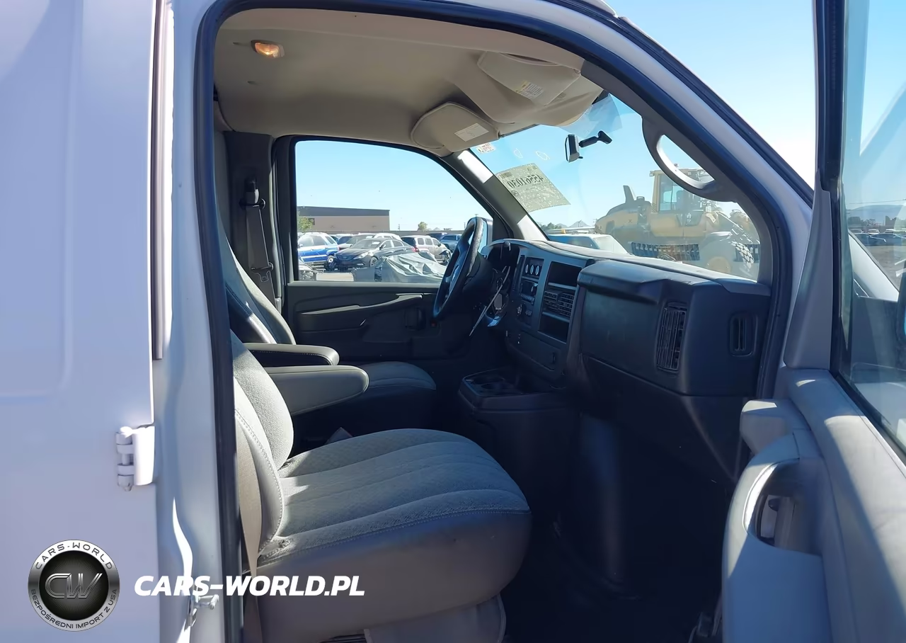 2010 Chevrolet Express 3500 Work Van VIN:1GC2GUBA7A1145713 - 5