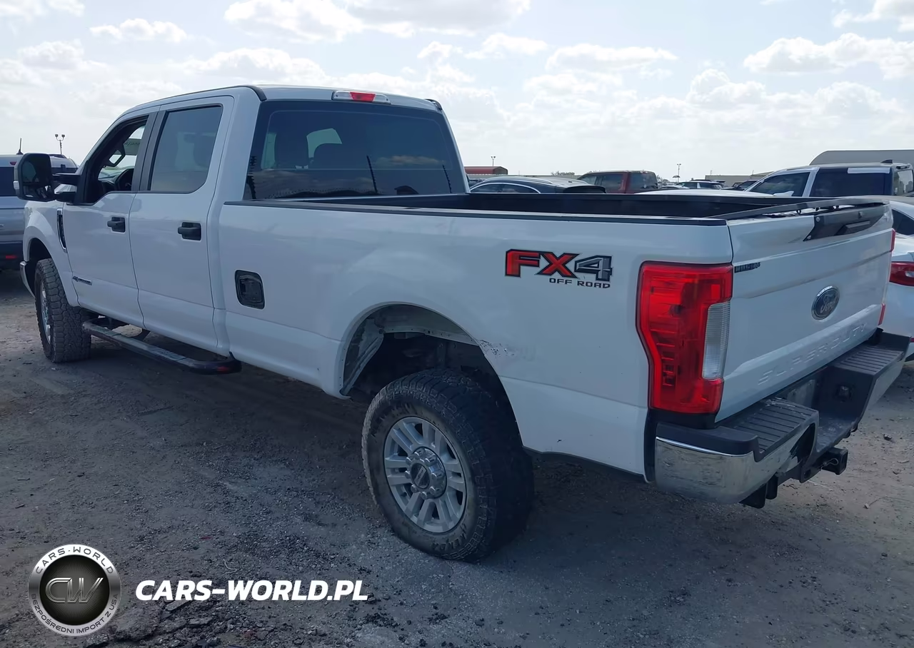2018 Ford F-250 King Ranch-Lariat-Limited-Platinum-Xl-Xlt VIN:1FT7W2BT6JEB65006 - 3