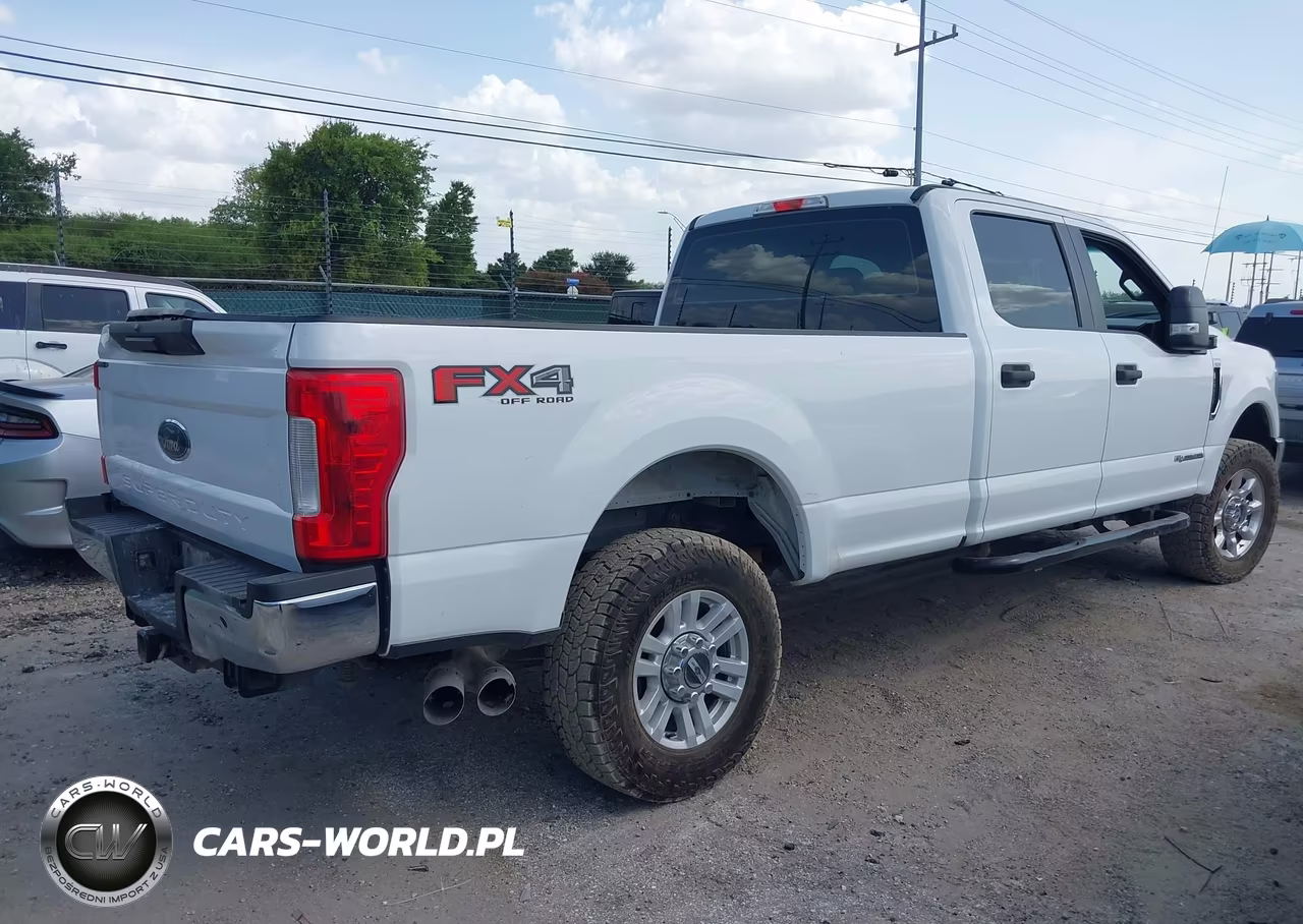 2018 Ford F-250 King Ranch-Lariat-Limited-Platinum-Xl-Xlt VIN:1FT7W2BT6JEB65006 - 4
