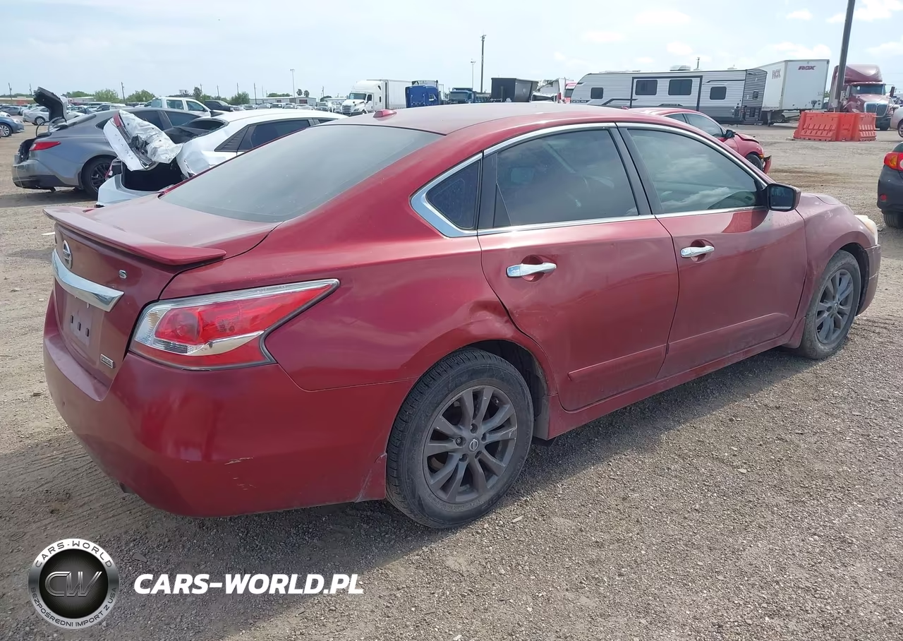 2015 Nissan Altima 2.5 VIN:1N4AL3AP0FN915358 - 4