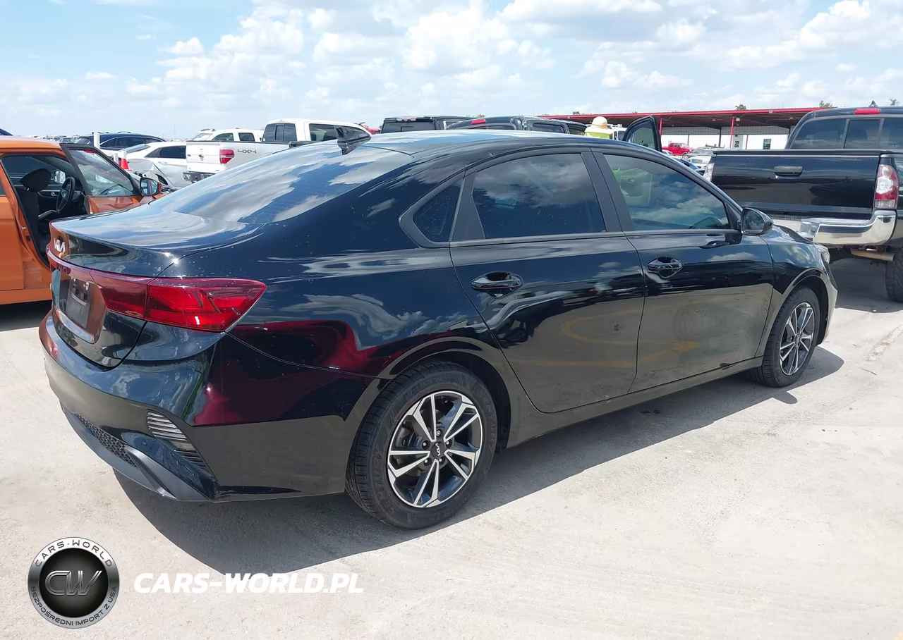 2024 Kia Forte Lxs VIN:3KPF24AD5RE816834 - 4