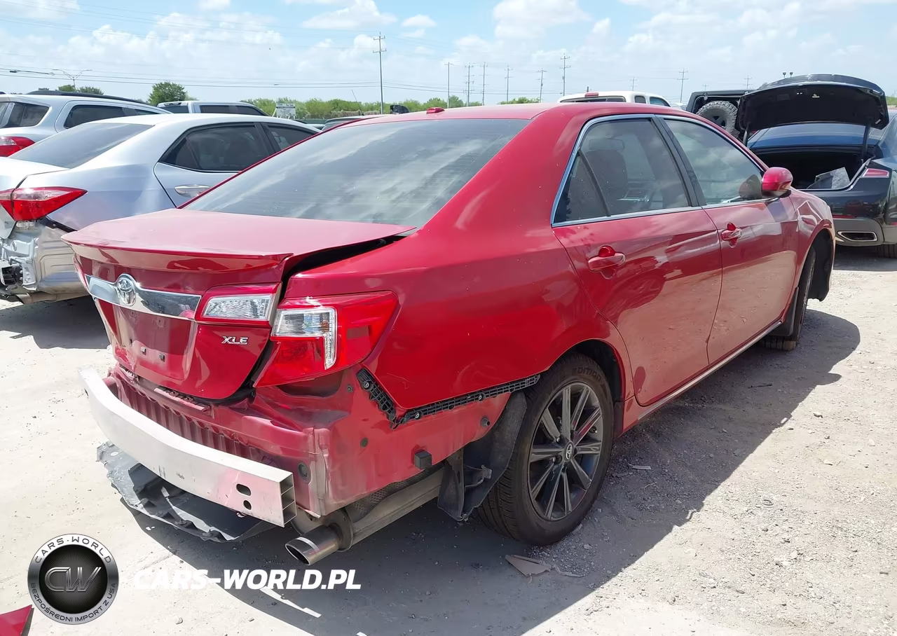 2014 Toyota Camry Xle VIN:4T4BF1FK8ER420807 - 4