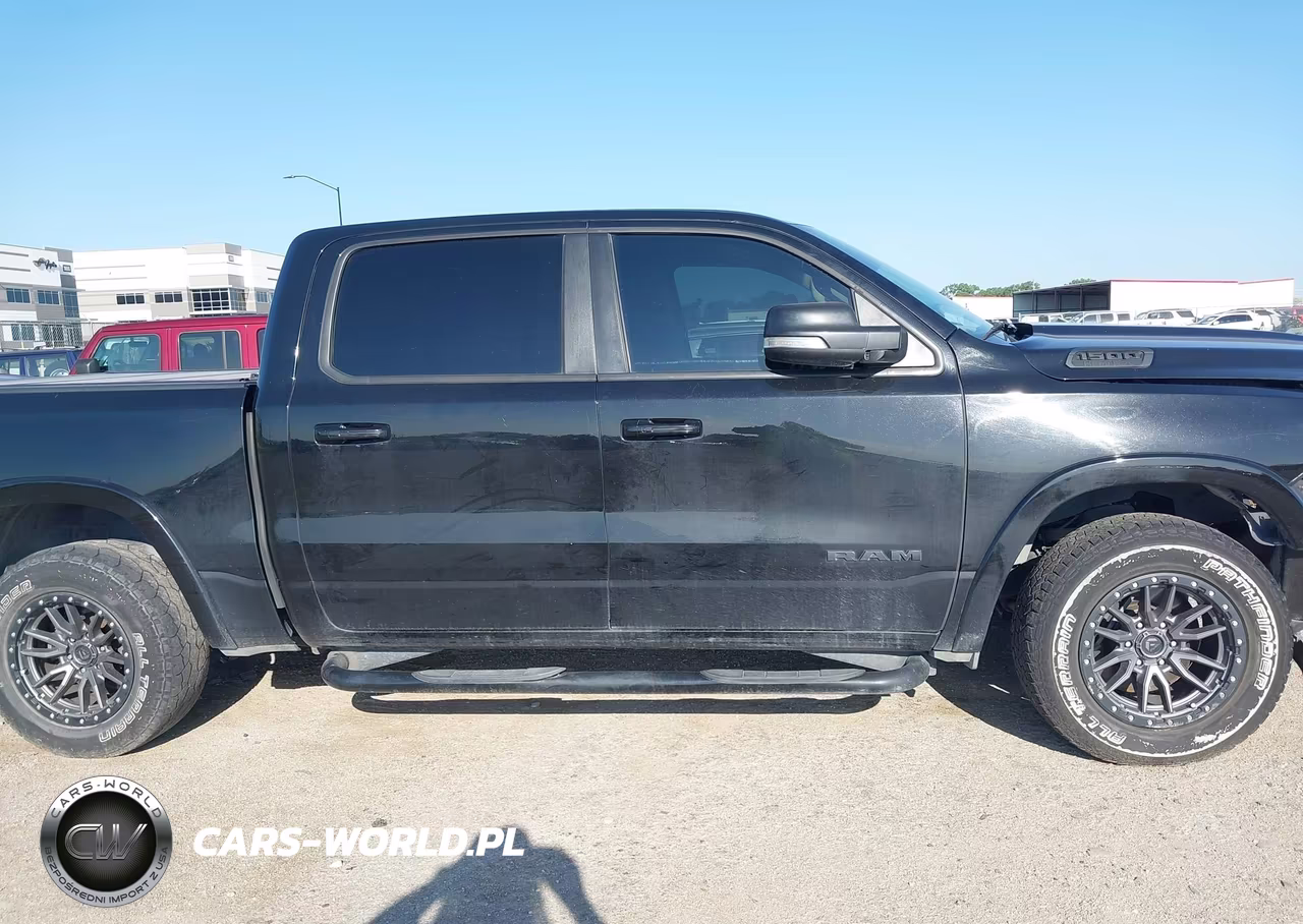 2019 Ram 1500 Laramie 4X4 5'7 Box VIN:1C6SRFJT6KN733290 - 13