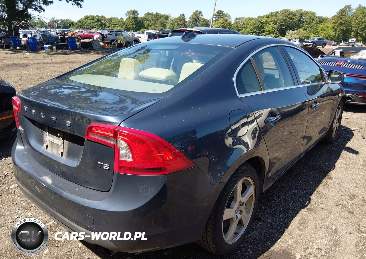 2012 Volvo S60 T5-T5 W-Moonroof VIN:YV1622FS9C2145551 - 4