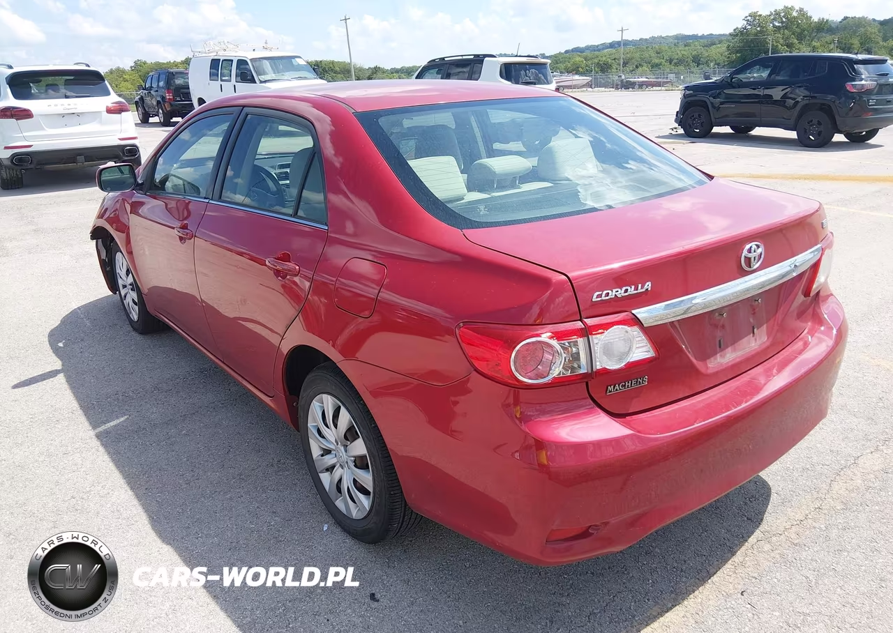 2013 Toyota Corolla Le VIN:JTDBU4EE1DJ114310 - 3