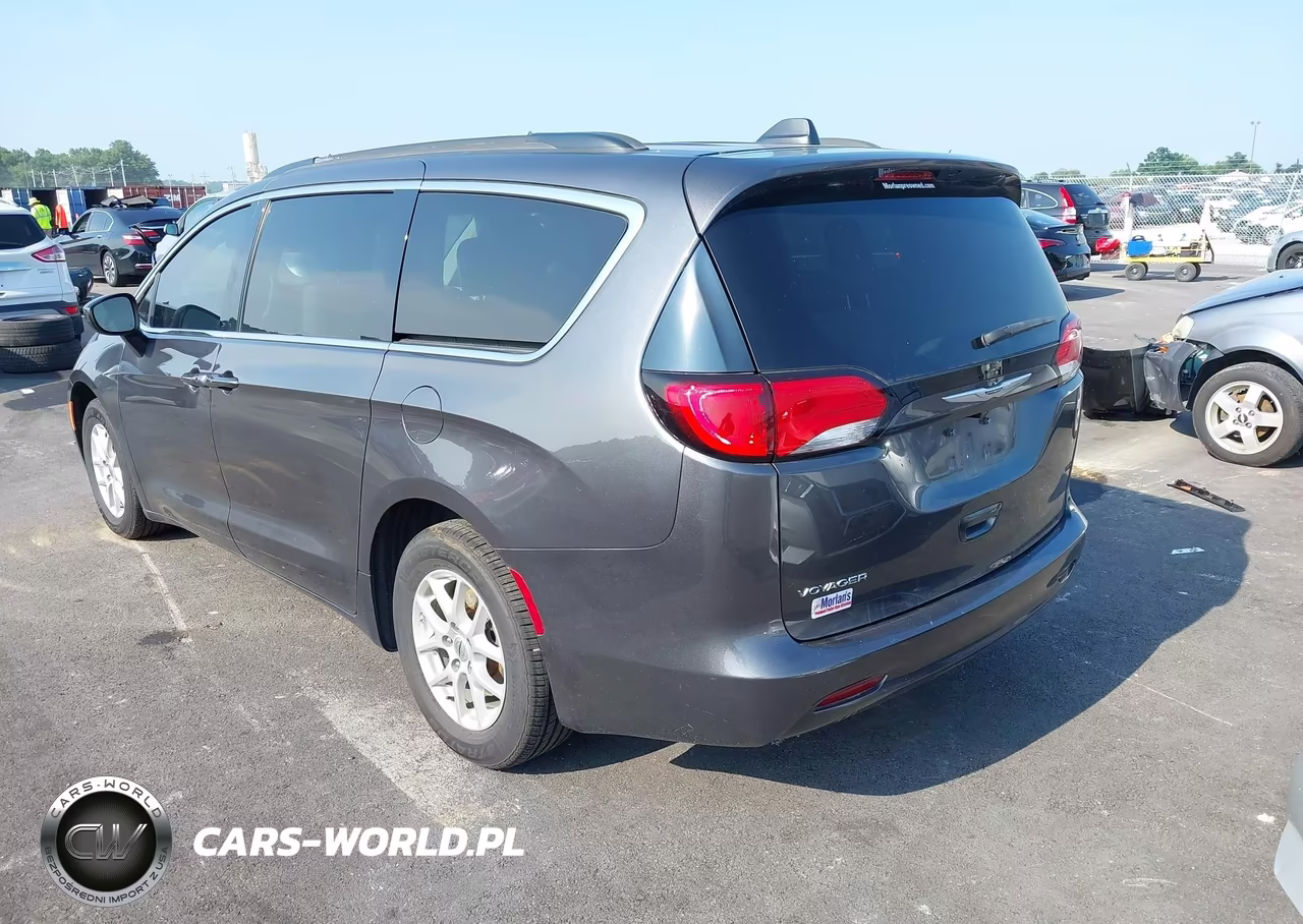 2021 Chrysler Voyager Lxi VIN:2C4RC1DG1MR523972 - 3