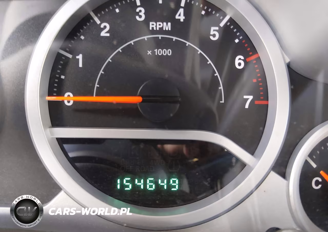 2008 Jeep Wrangler Unlimited Rubicon VIN:1J4GA69158L571482 - 15