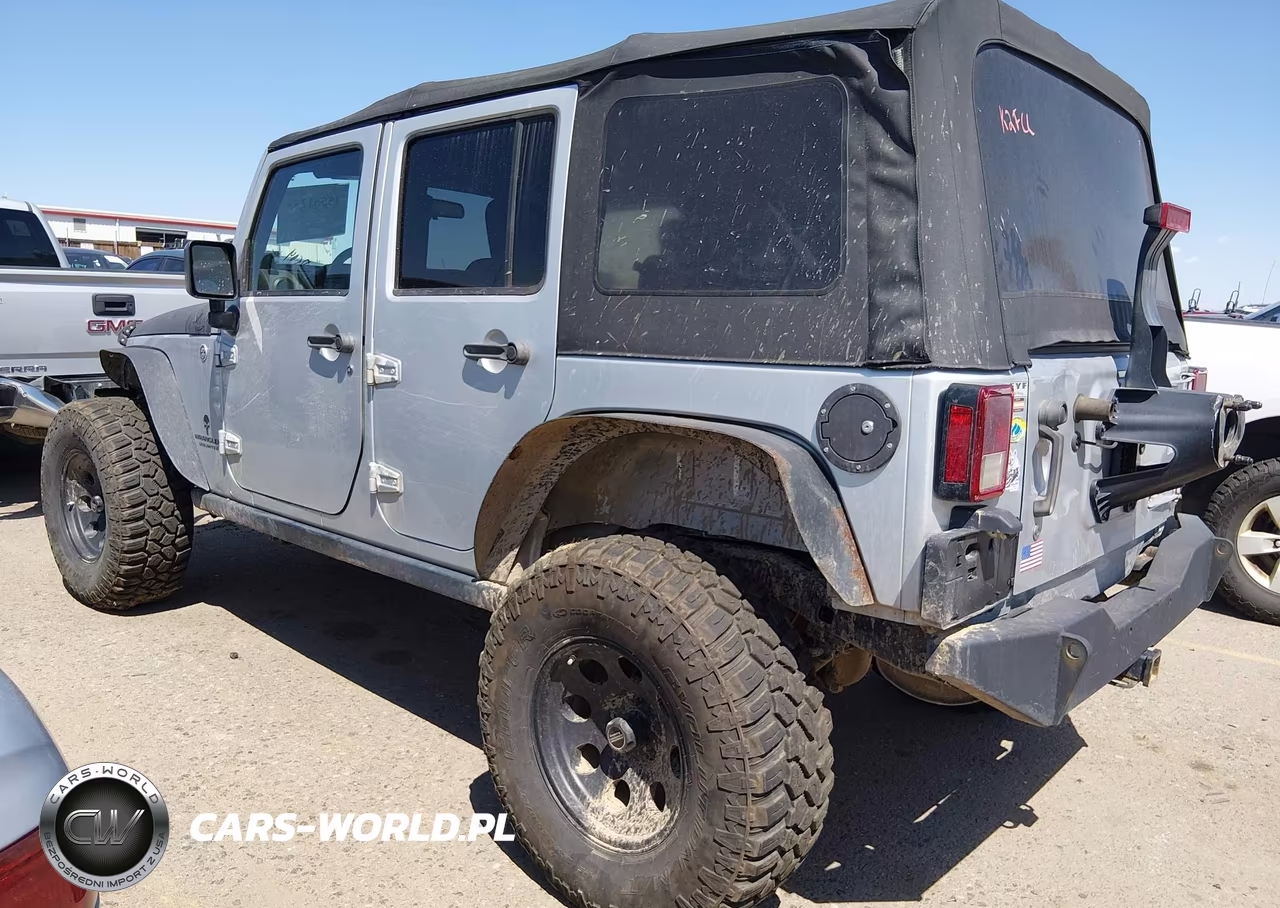 2008 Jeep Wrangler Unlimited Rubicon VIN:1J4GA69158L571482 - 3