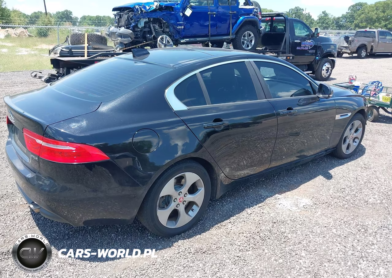 2018 Jaguar Xe 25T VIN:SAJAR4FX1JCP39174 - 4