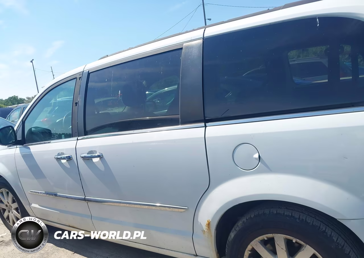 2016 Chrysler Town & Country Touring VIN:2C4RC1BG0GR253429 - 14