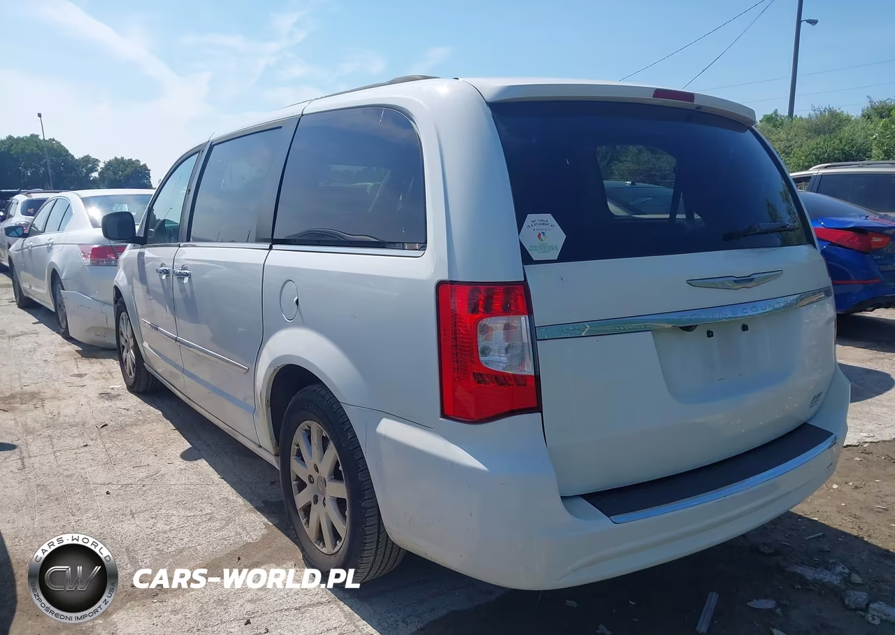 2016 Chrysler Town & Country Touring VIN:2C4RC1BG0GR253429 - 3