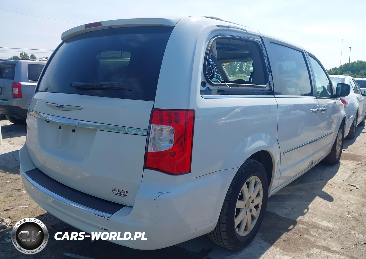2016 Chrysler Town & Country Touring VIN:2C4RC1BG0GR253429 - 4