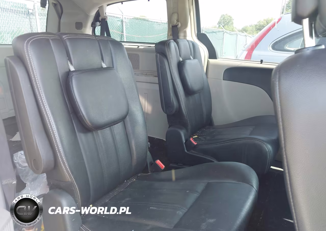 2016 Chrysler Town & Country Touring VIN:2C4RC1BG0GR253429 - 8