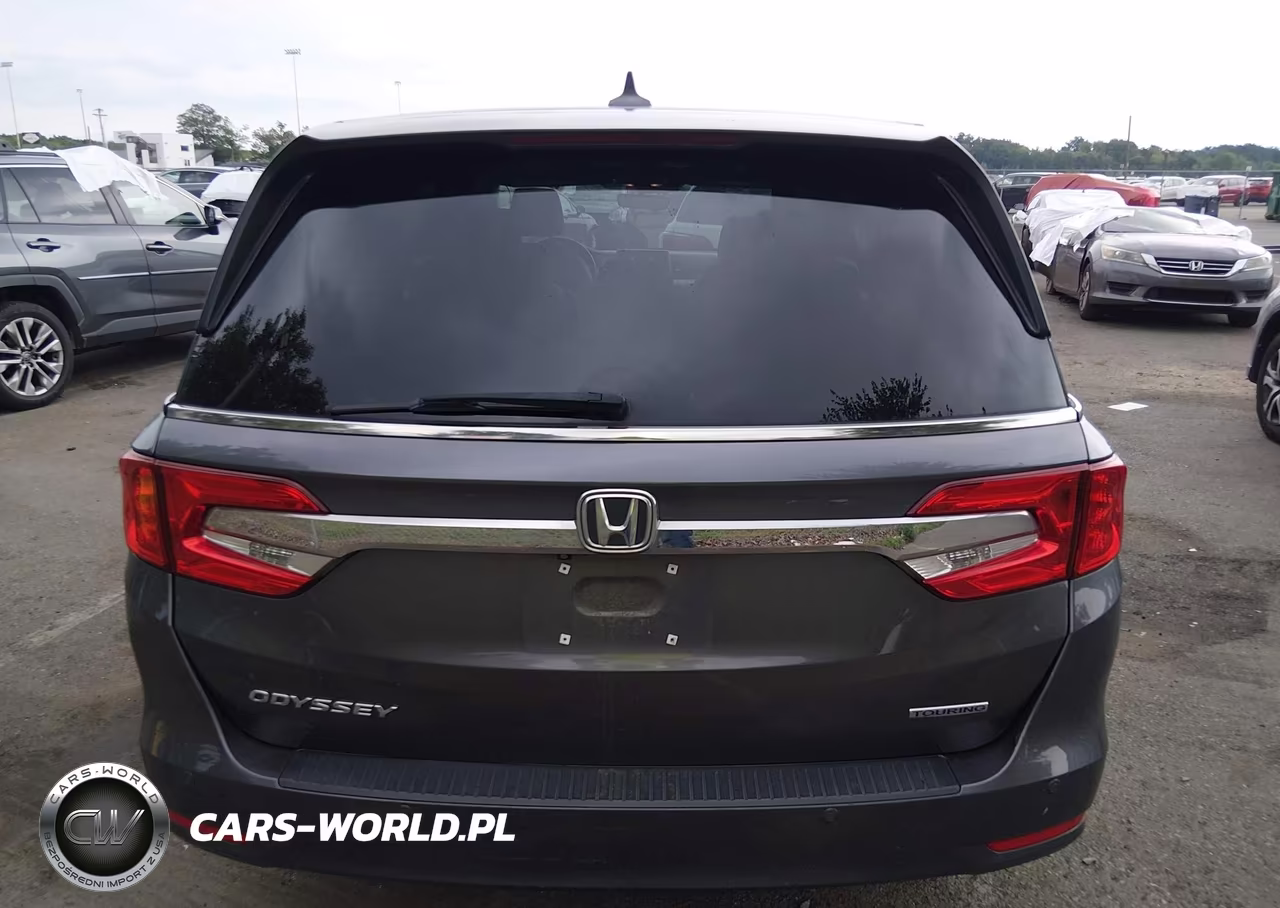 2019 Honda Odyssey Touring VIN:5FNRL6H80KB061820 - 16