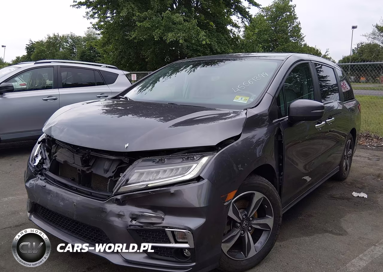 2019 Honda Odyssey Touring VIN:5FNRL6H80KB061820 - 2