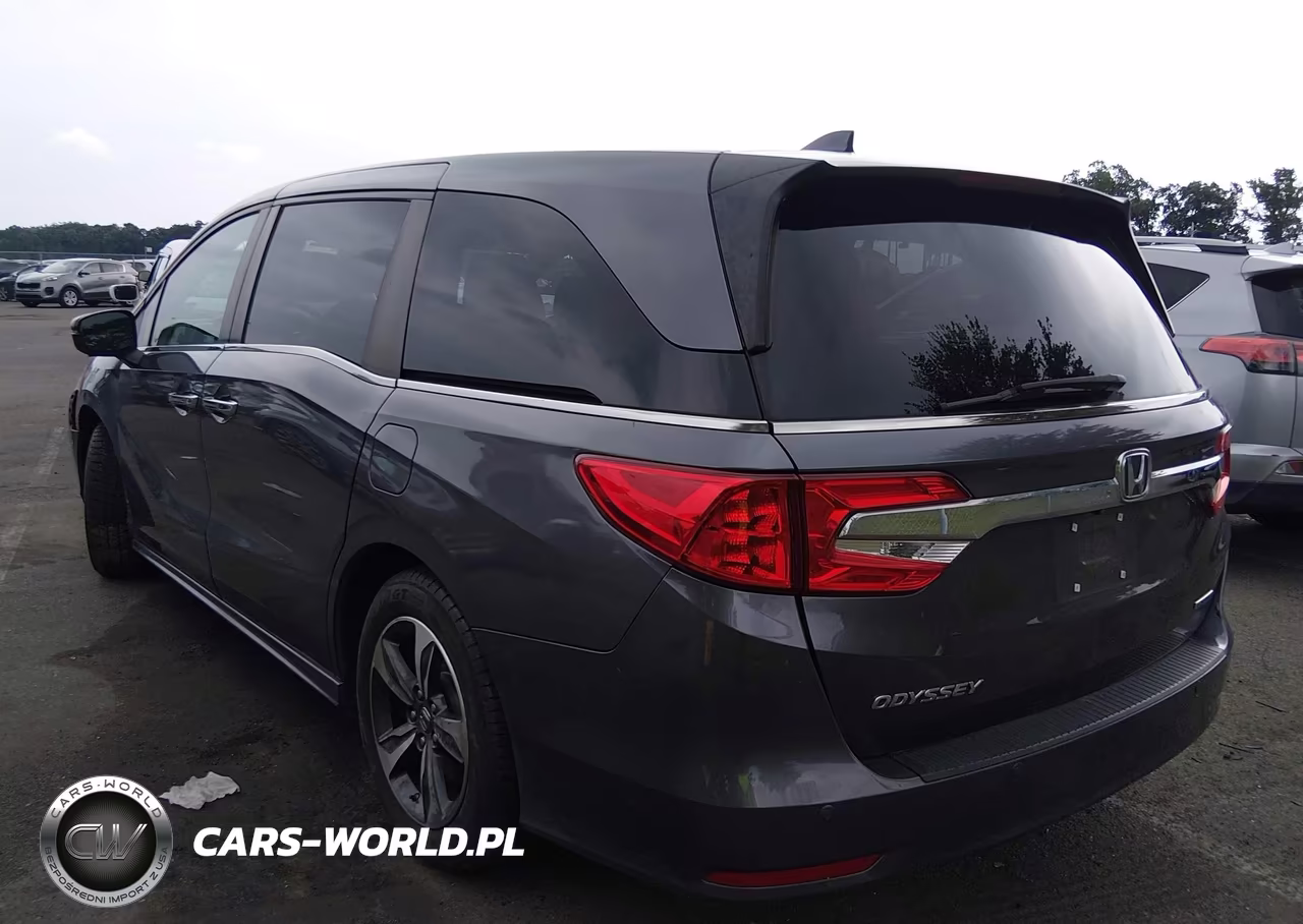 2019 Honda Odyssey Touring VIN:5FNRL6H80KB061820 - 3