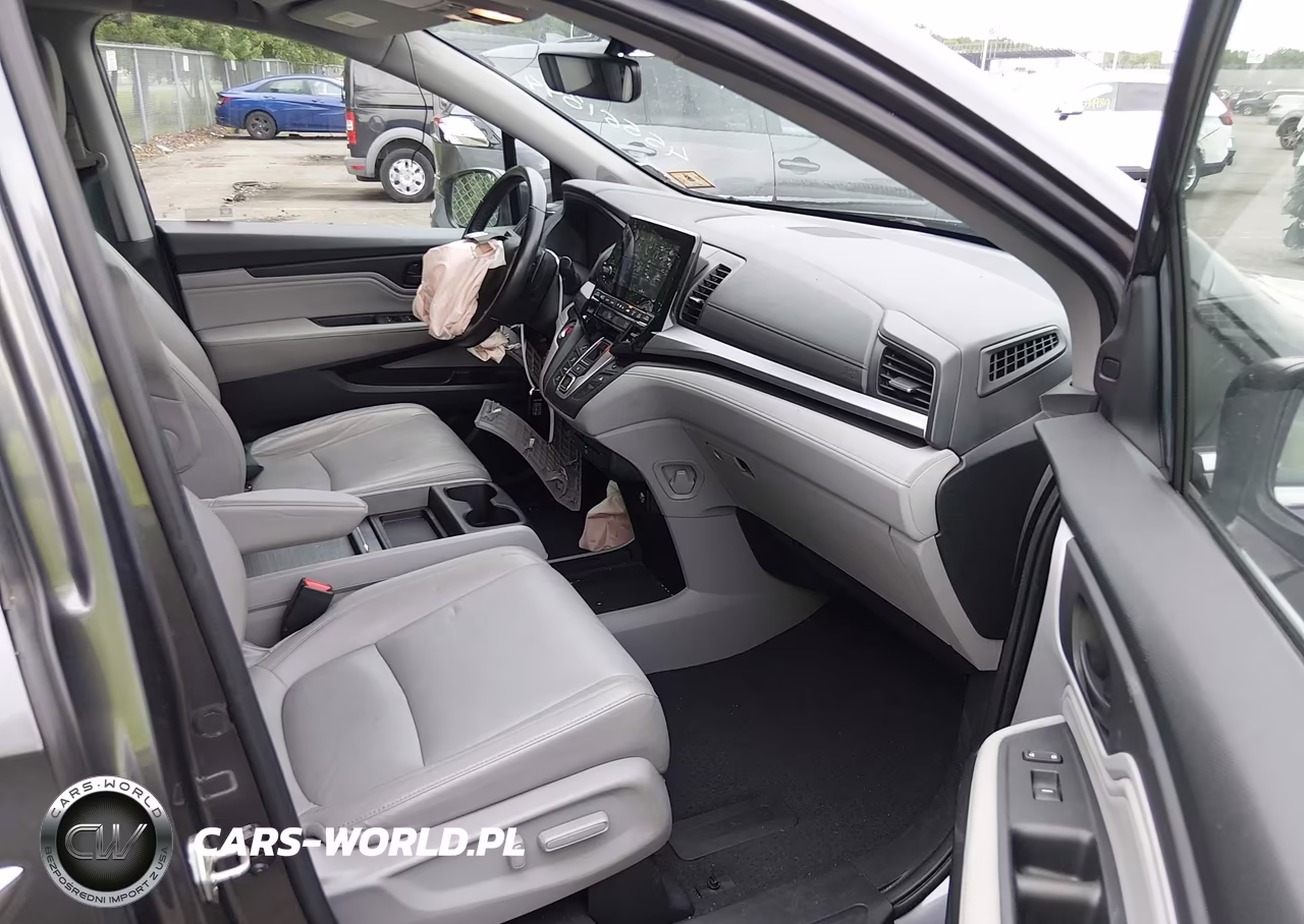 2019 Honda Odyssey Touring VIN:5FNRL6H80KB061820 - 5