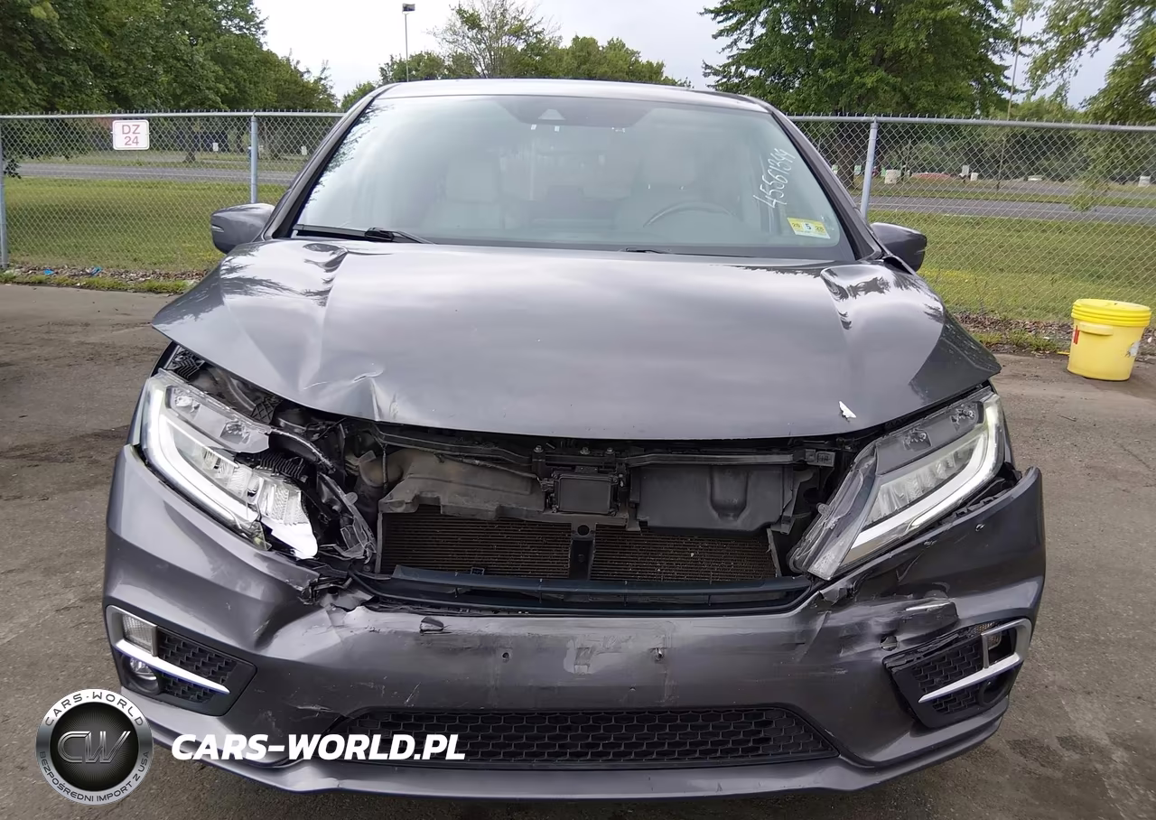 2019 Honda Odyssey Touring VIN:5FNRL6H80KB061820 - 6