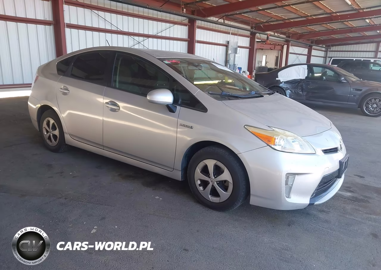 2015 Toyota Prius Two – zdjęcie 1 z 16