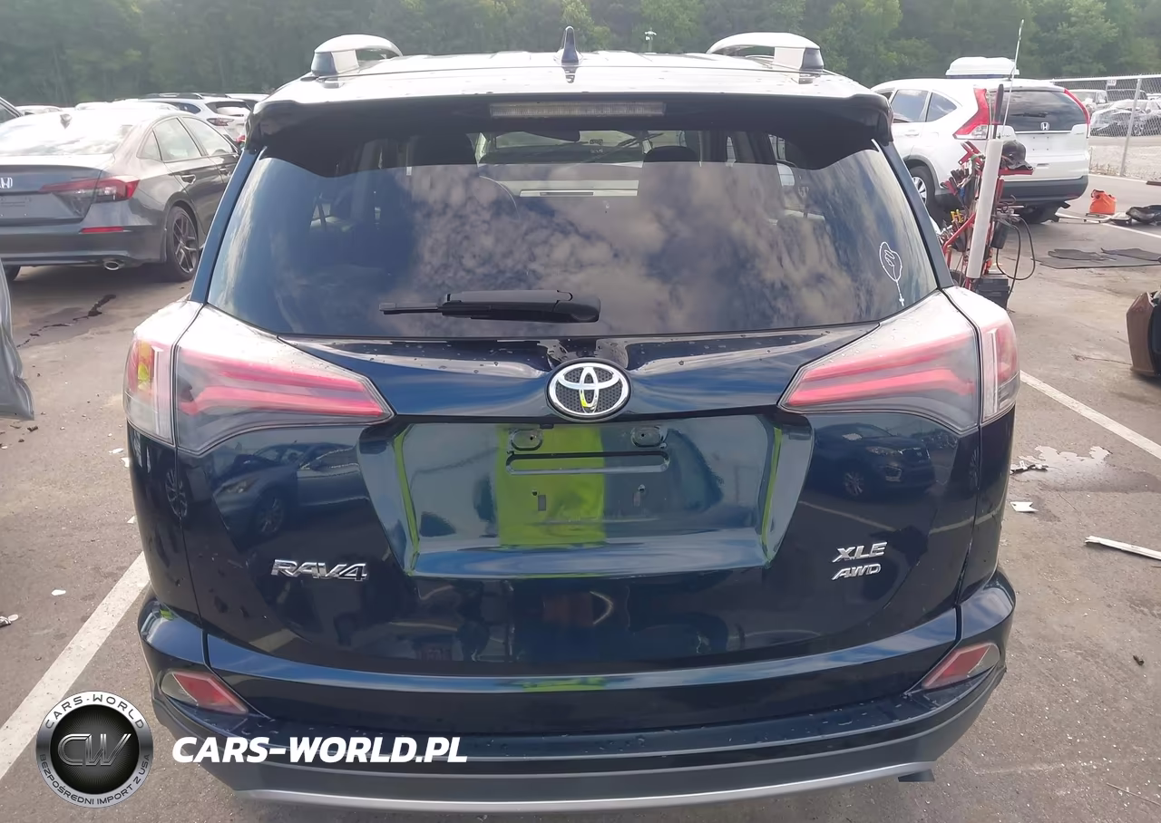 2018 Toyota Rav4 Xle VIN:JTMRFREV2JJ247160 - 17