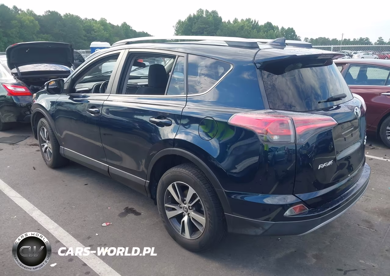 2018 Toyota Rav4 Xle VIN:JTMRFREV2JJ247160 - 3