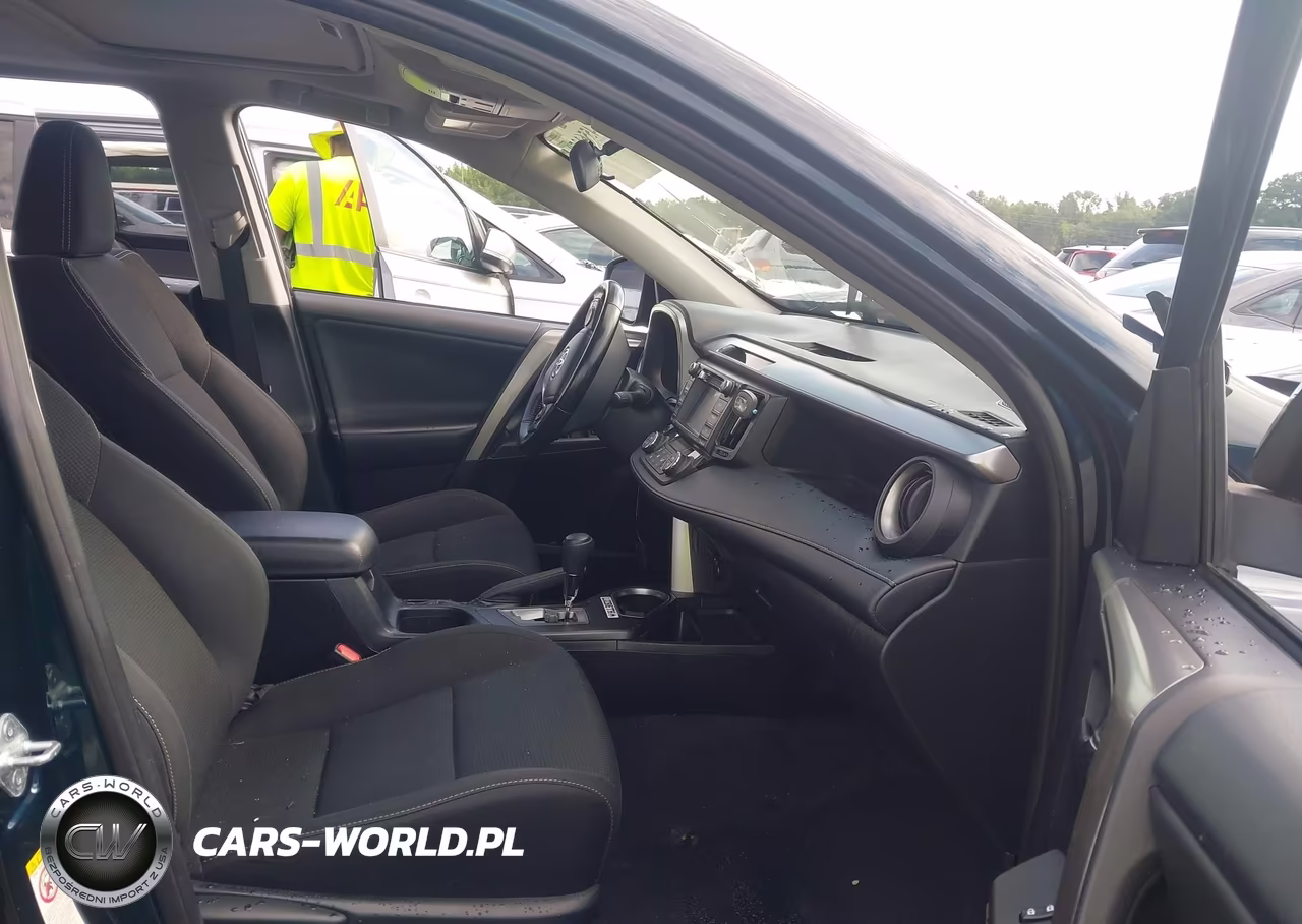 2018 Toyota Rav4 Xle VIN:JTMRFREV2JJ247160 - 5