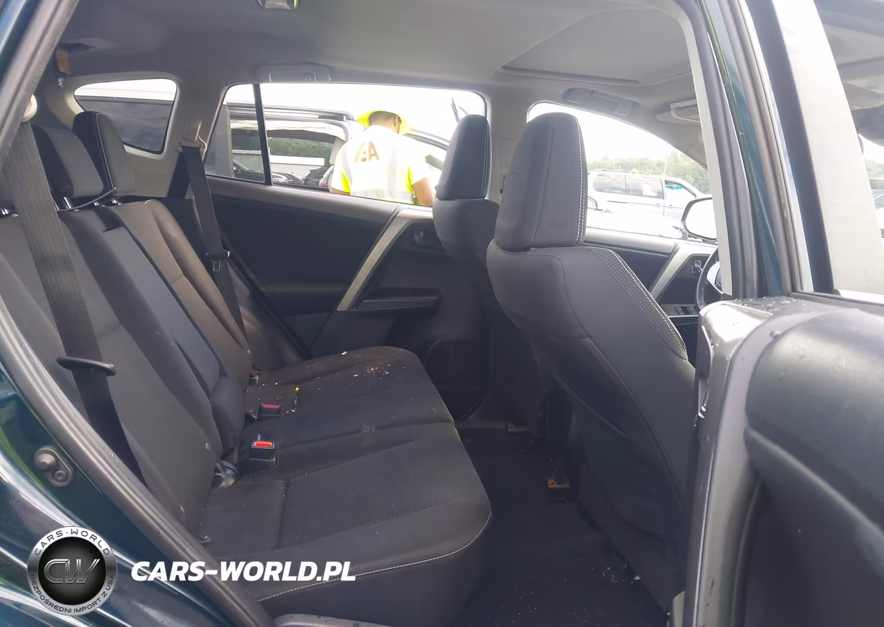 2018 Toyota Rav4 Xle VIN:JTMRFREV2JJ247160 - 8