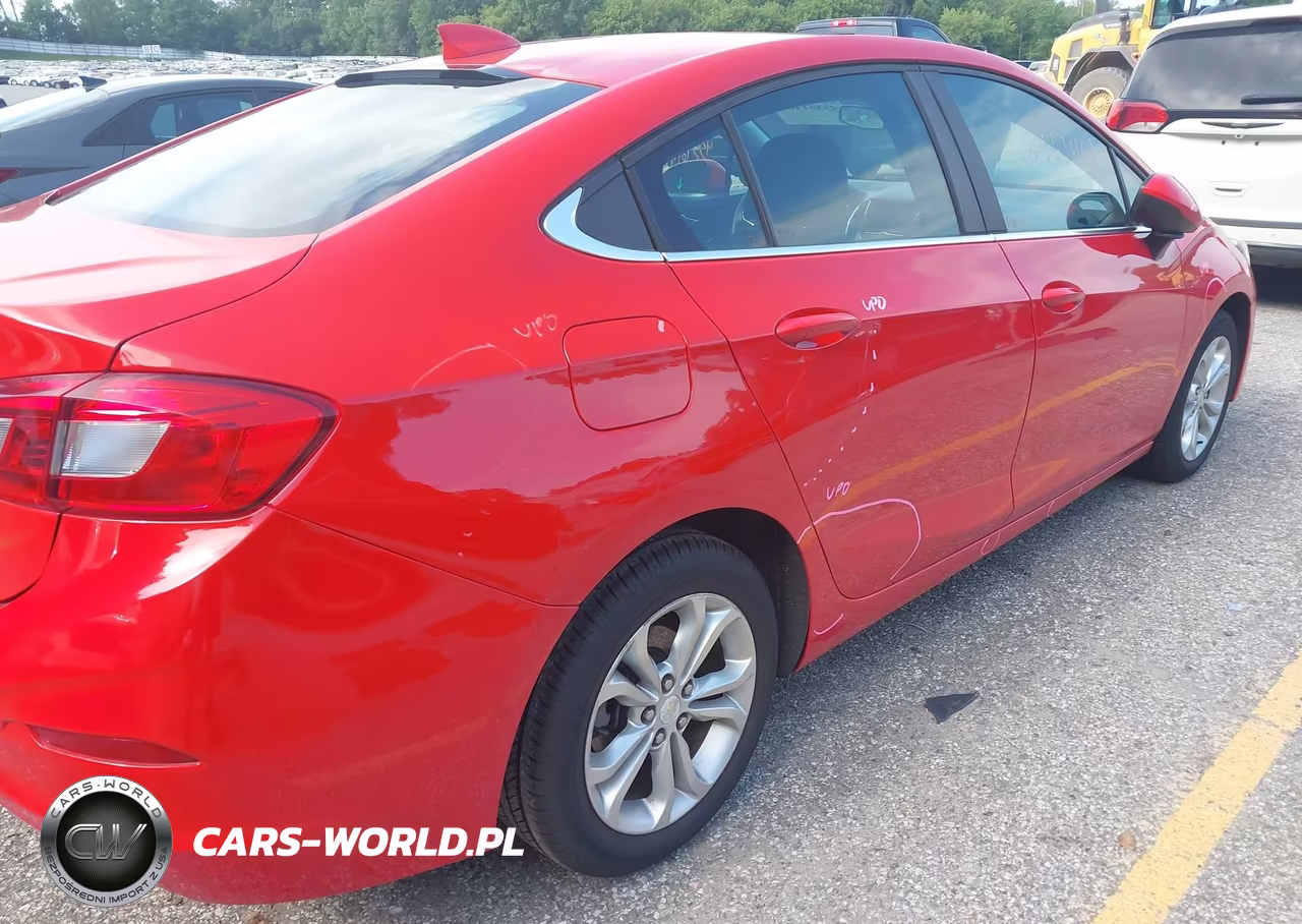 2019 Chevrolet Cruze Lt VIN:1G1BE5SM5K7142404 - 4