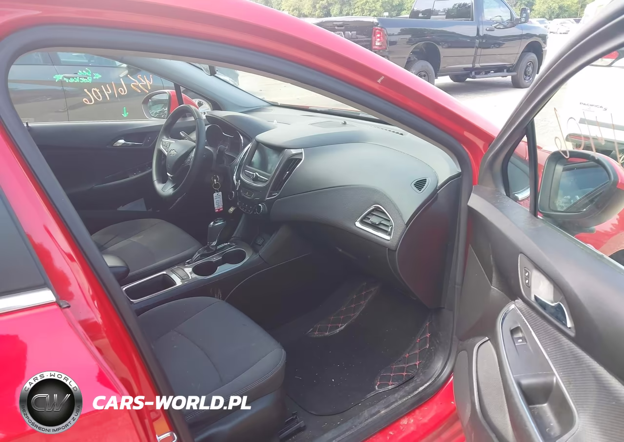 2019 Chevrolet Cruze Lt VIN:1G1BE5SM5K7142404 - 5