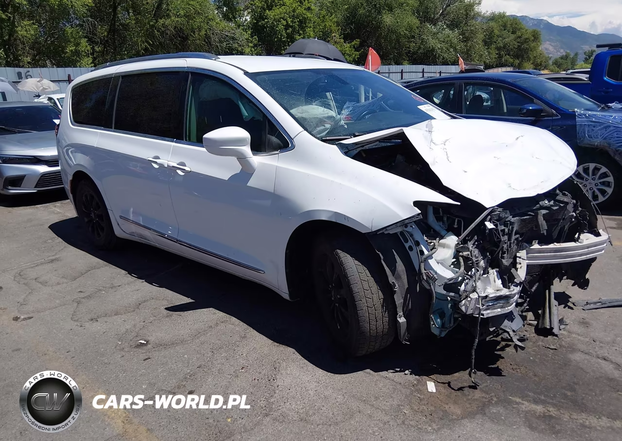 2018 Chrysler Pacifica Touring L Plus
