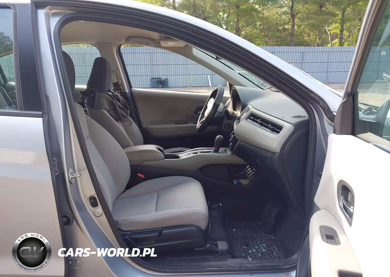2018 Honda Hr-V Lx VIN:3CZRU6H38JG715743 - 5
