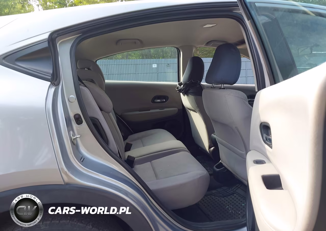 2018 Honda Hr-V Lx VIN:3CZRU6H38JG715743 - 8