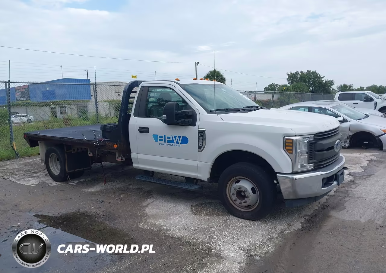 2019 Ford F-350 Chassis Xl