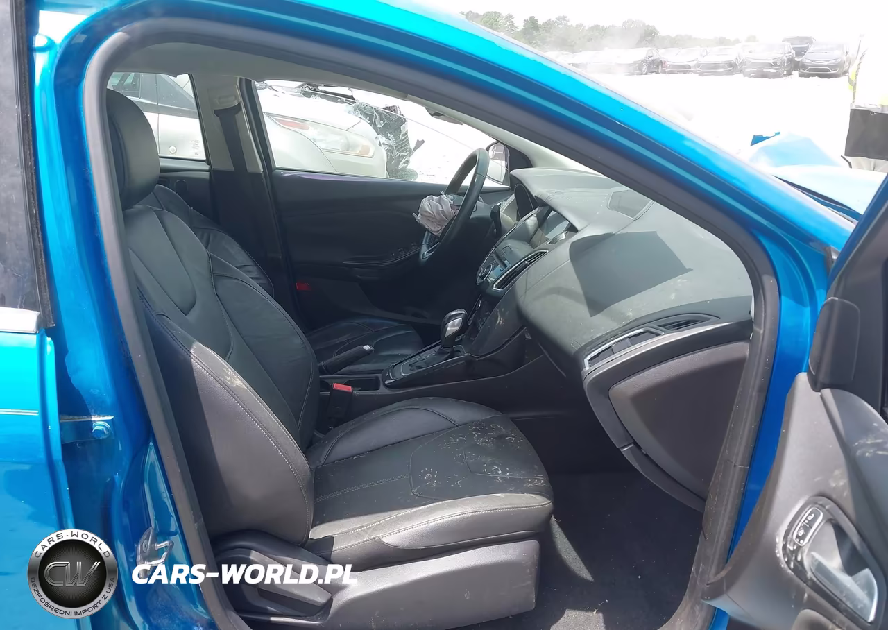 2016 Ford Focus Titanium VIN:1FADP3J24GL242612 - 5