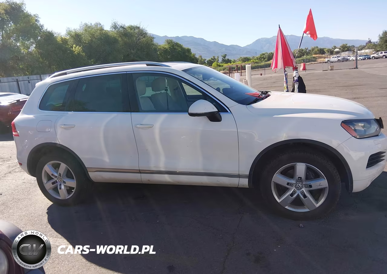 2011 Volkswagen Touareg Vr6 Lux VIN:WVGFF9BP8BD002495 - 13