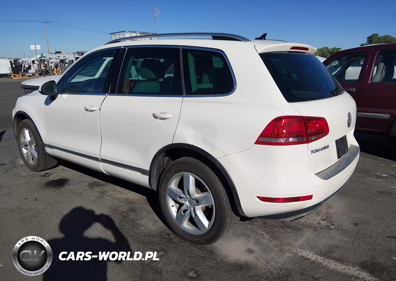2011 Volkswagen Touareg Vr6 Lux VIN:WVGFF9BP8BD002495 - 3