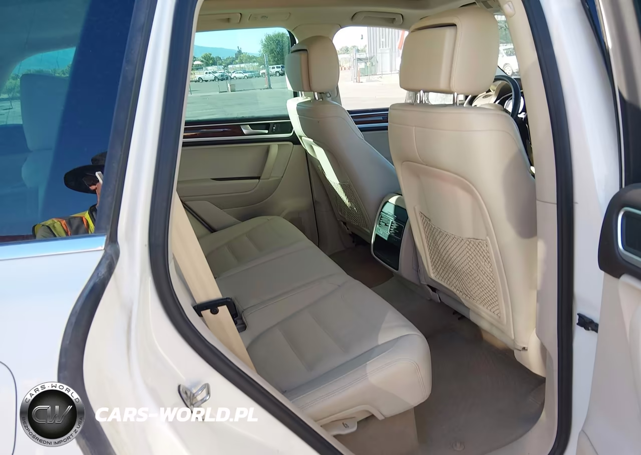 2011 Volkswagen Touareg Vr6 Lux VIN:WVGFF9BP8BD002495 - 8