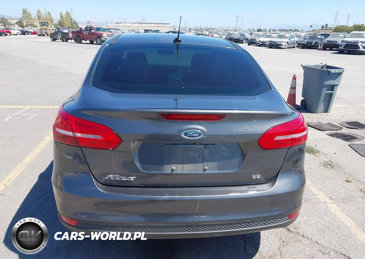 2018 Ford Focus Se VIN:1FADP3F21JL288088 - 16