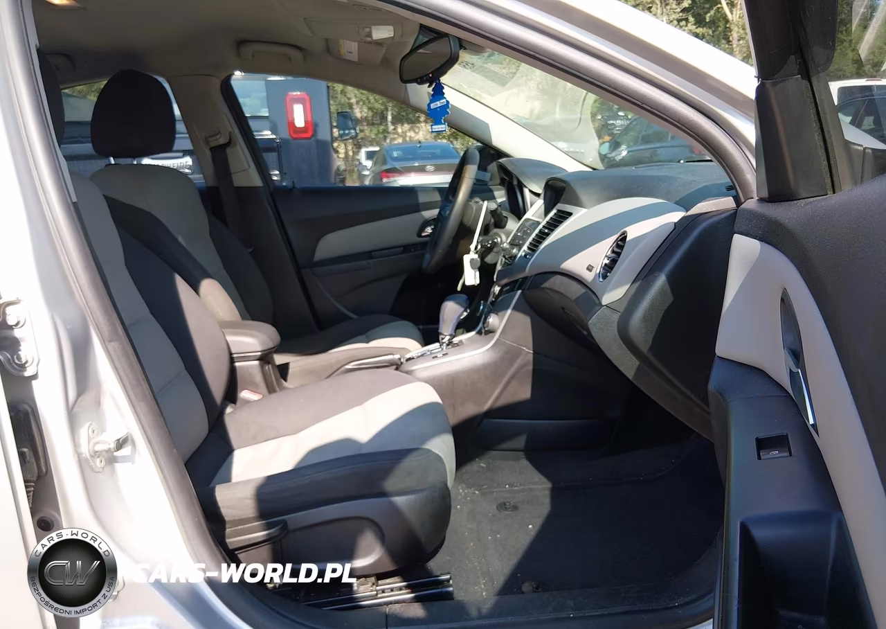2012 Chevrolet Cruze Ls VIN:1G1PC5SH7C7272054 - 5
